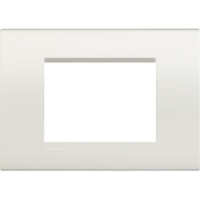 Рамка 3мод. LivingLight прямоугол. бел. Leg BTC LNA4803BI